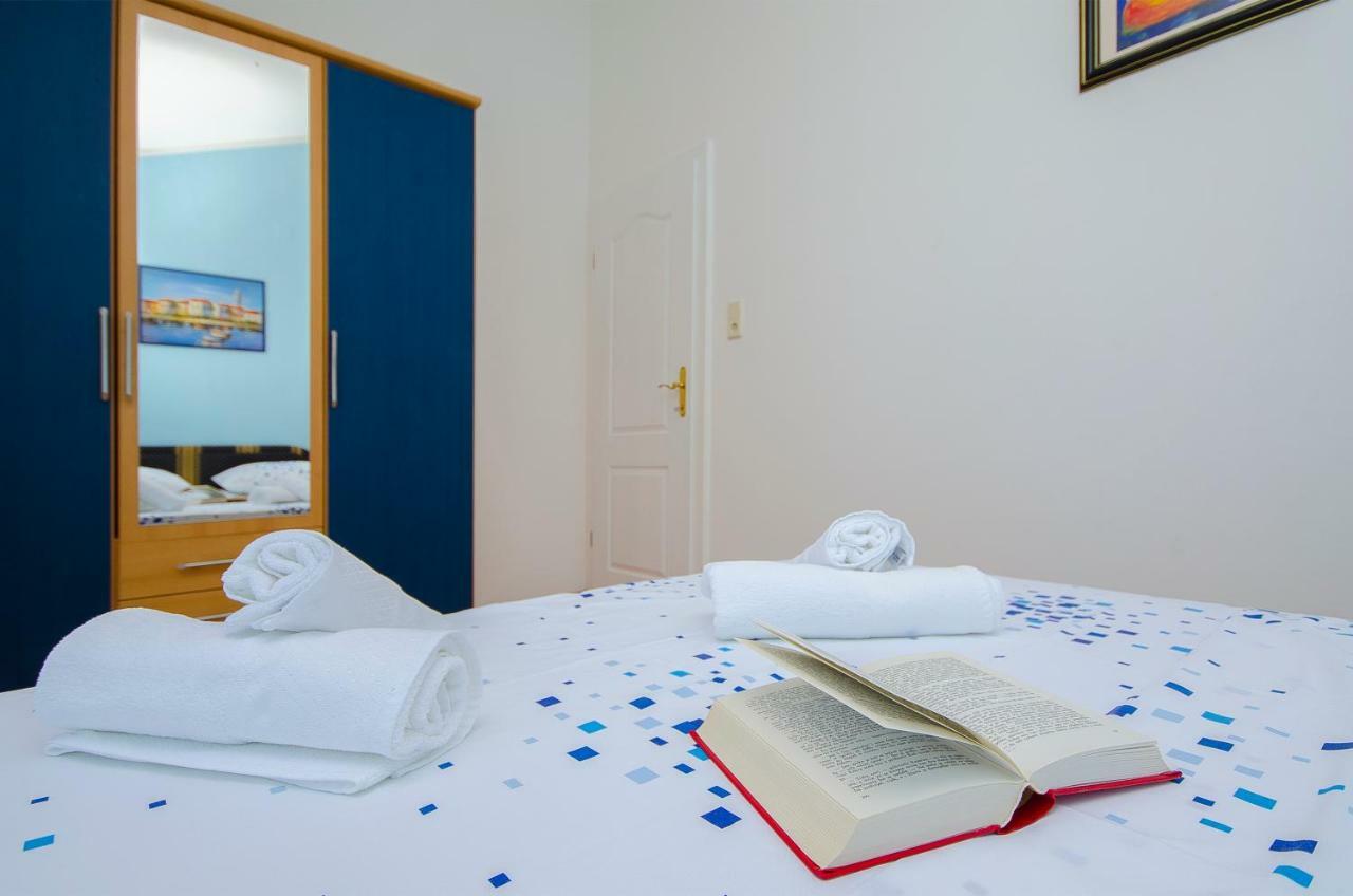 Apartments Maslina Trogir Exterior photo
